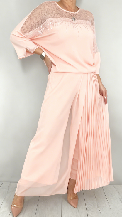 Mesh-paneled round neck top + pleated wide-leg pants set
