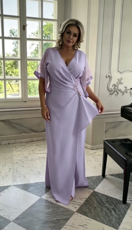 Evening dress with lace sleeves, a cheese neckline and a twisted waist