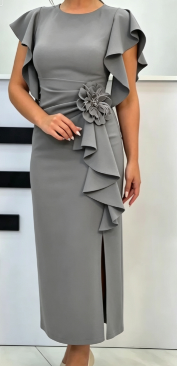 Fashionable women's floral pleated dress