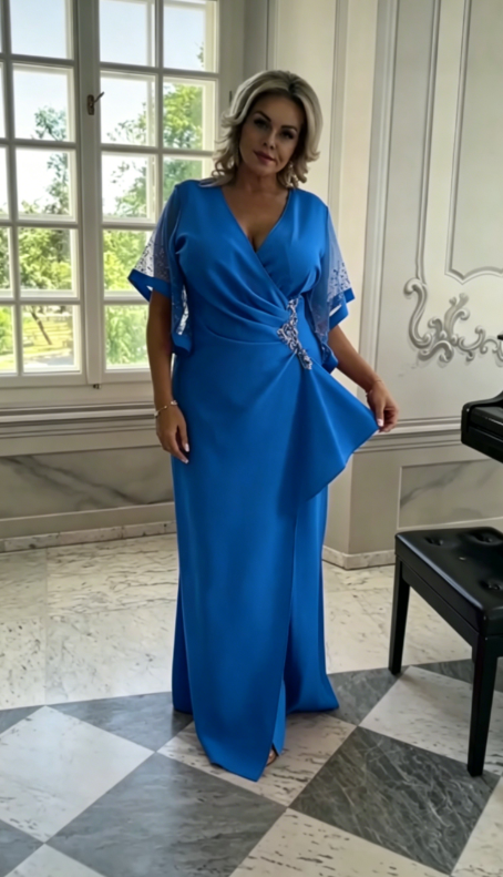 Evening dress with lace sleeves, a cheese neckline and a twisted waist