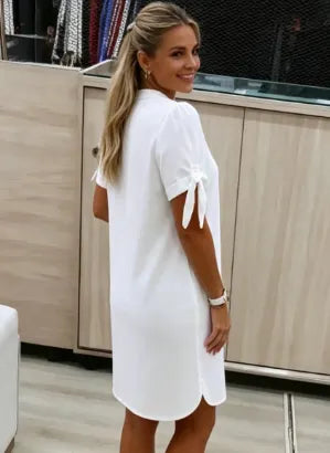 Loose-fitting, flattering, straight-cut midi shirt dress with side pockets