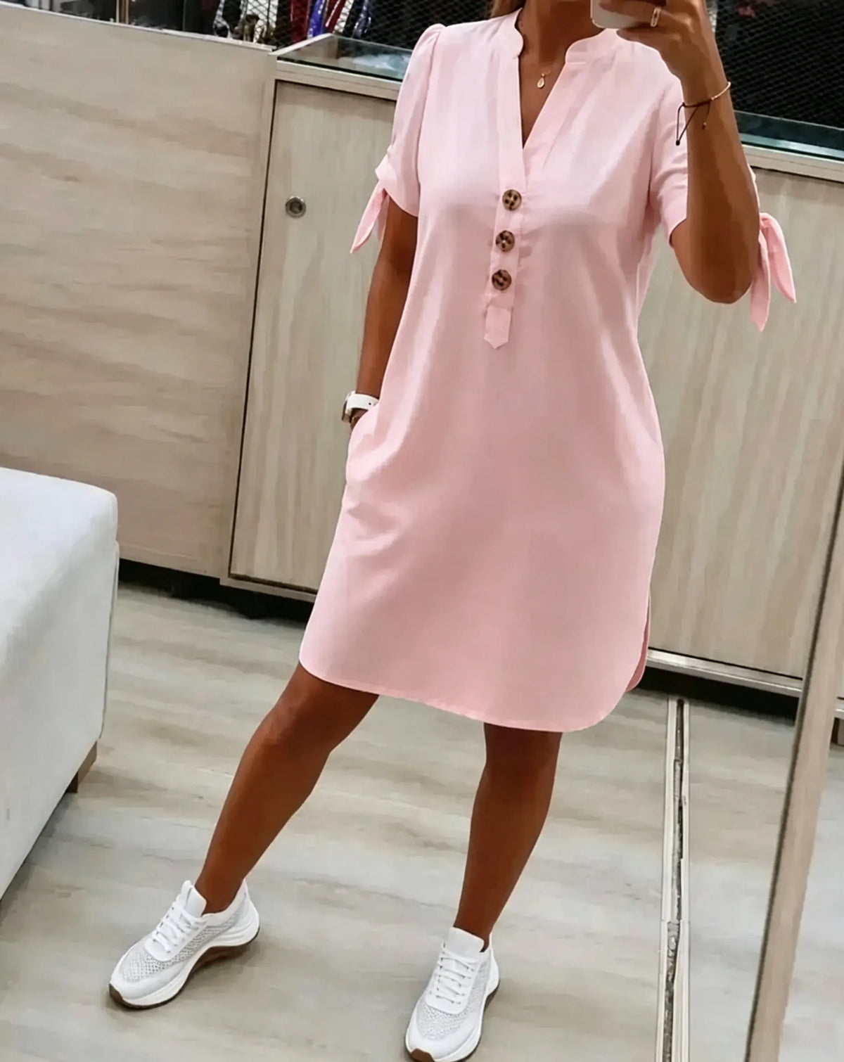 Loose-fitting, flattering, straight-cut midi shirt dress with side pockets